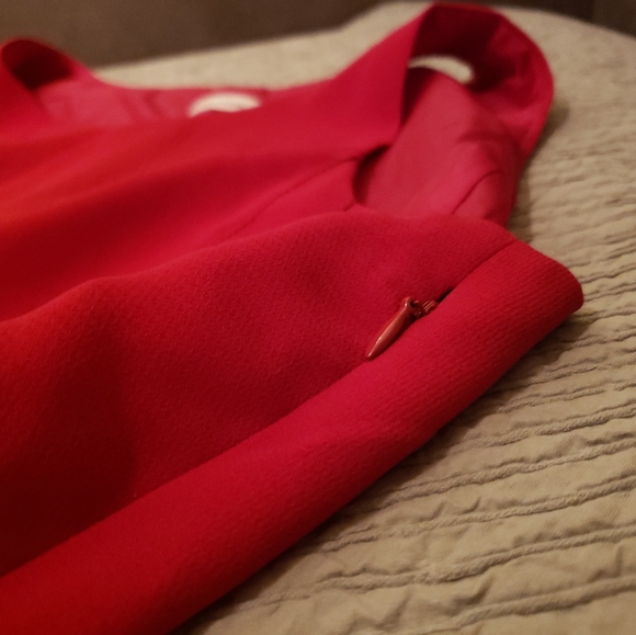 Calvin Klein sheet dress, red, size 8 - Picture 4 of 5